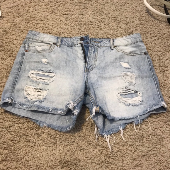 Forever 21 Pants - Light washed jean short